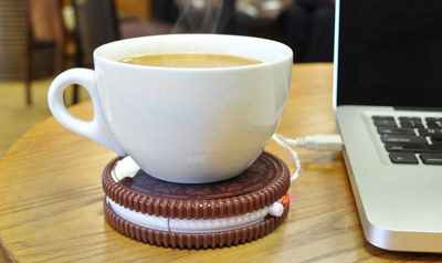 Hot Cookie Styled USB Tea Warmer Plugged In Notebook