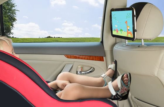 Headrest iPad Holder With Child In Back