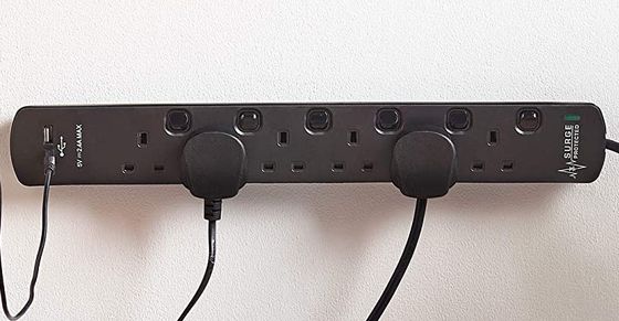 5 USB Power Surge Protected Socket Outlet 2.4A Slot Surge Protected Socket Outlet With Black Exterior
