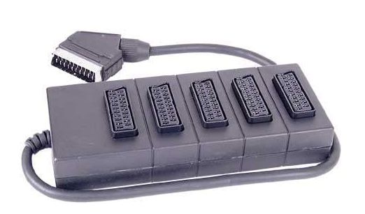 Extra SCART Switch Box AV-100S SCART Switch Box AV-100S With 4 Slots