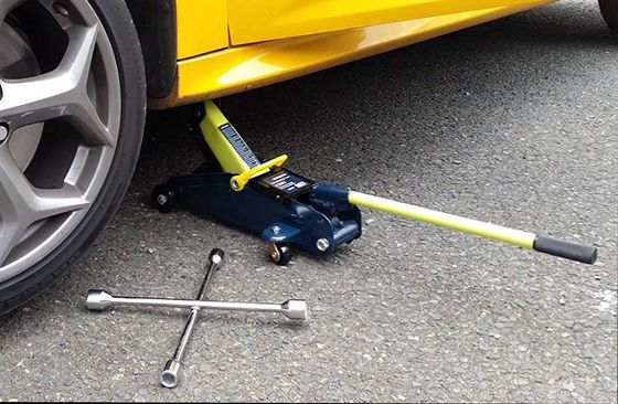 Low Entry Trolley Jack In Dark Blue Finish