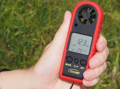 Beaufort Scale Hand Wind Speed Gauge Hand Wind Speed Gauge In Black And Red