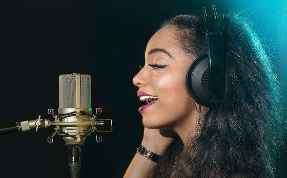 Get The MXL Now Gold Condenser Mic Used By Studio Singer