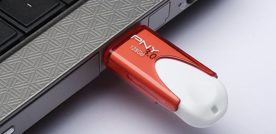 PNY USB Memory Stick 128 GB USB Memory Stick In Red And White