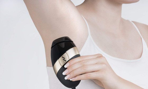 Get The SmoothSkin Now IPL Remover Device In Gold And Black