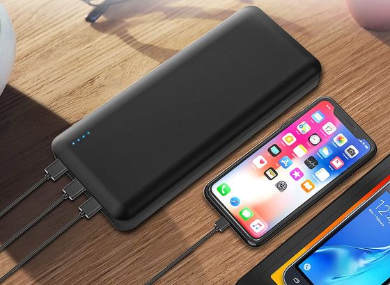 USB Power Smartphone Battery Pack Phone Battery Pack In Black And Red