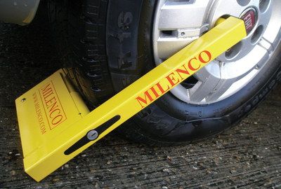 Tempered Metal Small Wheel Clamp For Caravan Milenco Small Wheel Clamp For Caravan In Yellow Finish