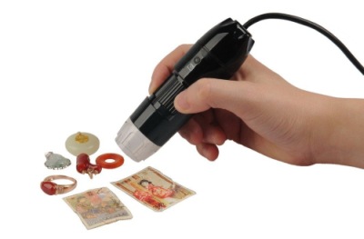 Auto Hand Held USB Microscope 200x Microscope In Woman's Hand