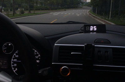Universal Type GPS HUD Car Display Fixed On Dashboard