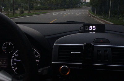 Sensor Type GPS HUD Car Display Universal Type GPS HUD Car Display Fixed On Dashboard